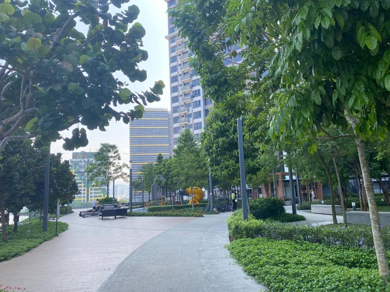 Pangsapuri 4br Cozy Mvertica Near Mrt By Rumabnb Kuala Lumpur